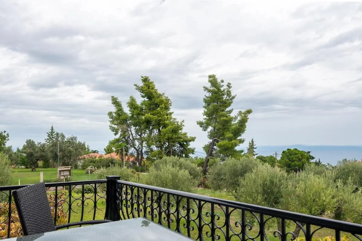בית נופש הוילה קריופיגי Stylish Bedsit Getaway At Kriopighi