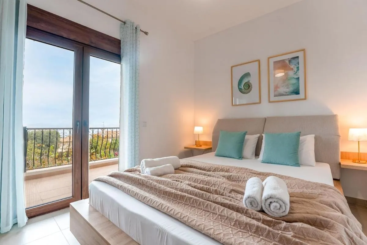 בית נופש הוילה קריופיגי Stylish Bedsit Getaway At Kriopighi