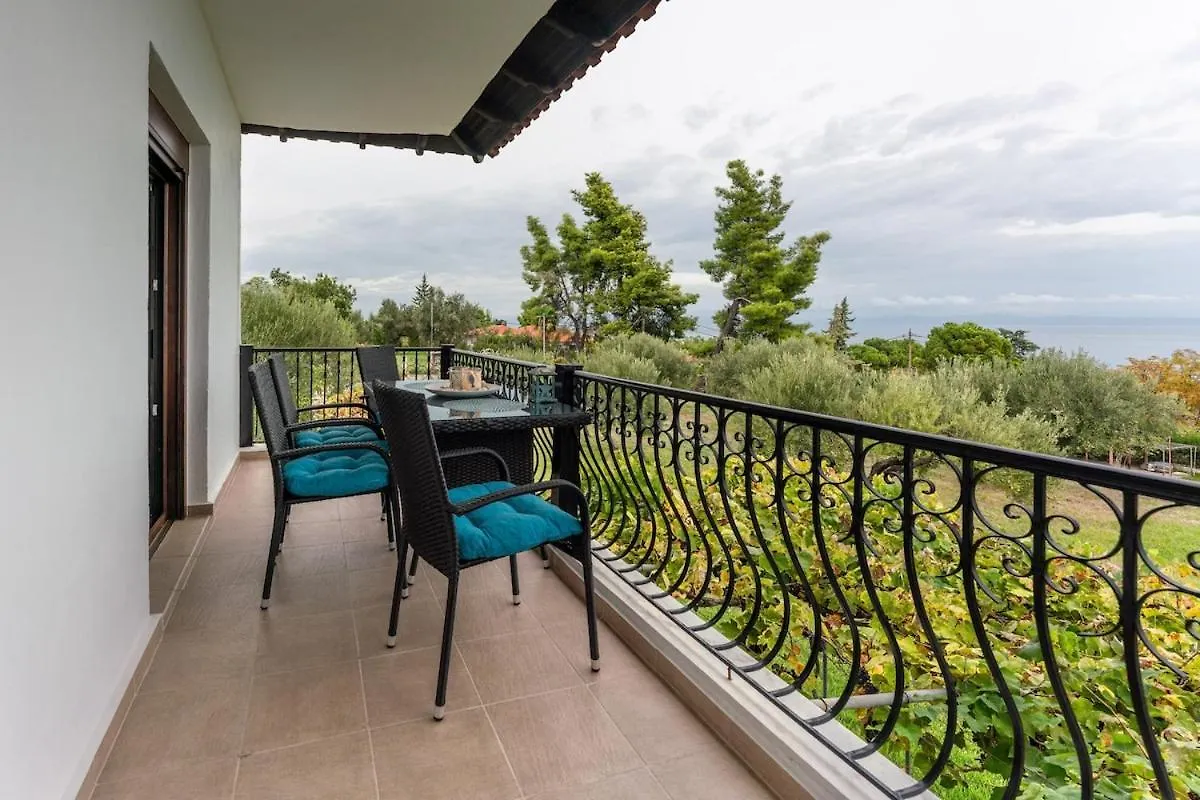 הוילה קריופיגי Stylish Bedsit Getaway At Kriopighi בית נופש