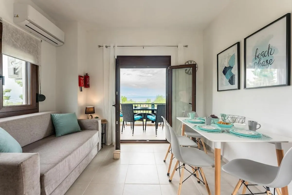 הוילה קריופיגי Stylish Bedsit Getaway At Kriopighi בית נופש